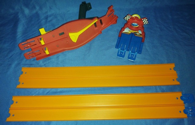 2015 HOT WHEELS ULTIMATE CAR GARAGE SHARK PLAYSET TOY ...