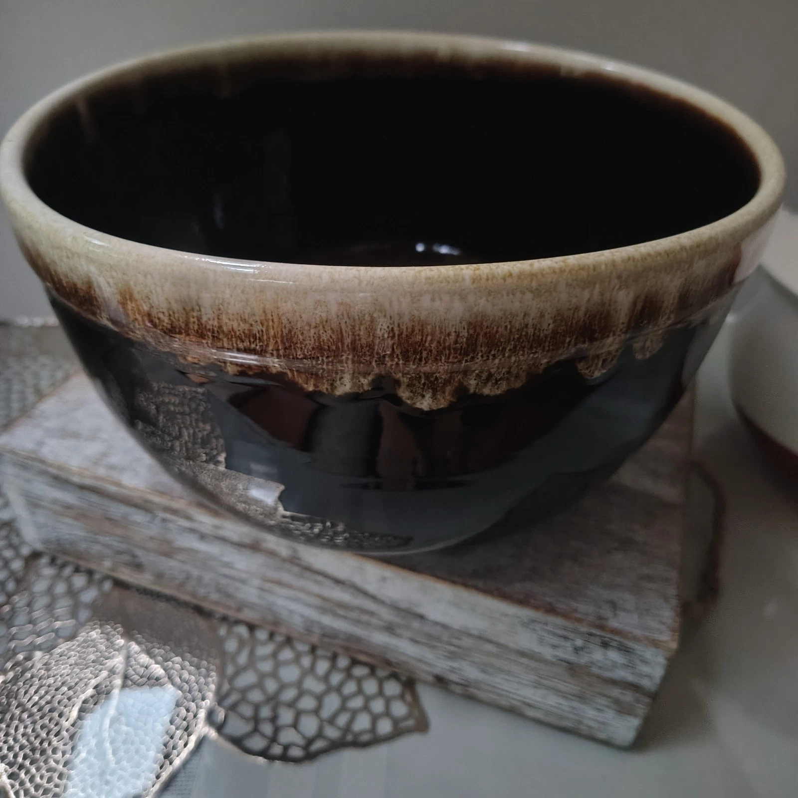 Vintage Pfaltzgraff Coffee Drip Large 9.5” Mixing Bowl Drip Glaze