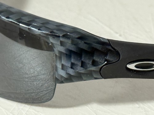 Oakley FLAK Jacket 1.0 Carbon Fiber w/ OEM Blk polarizedlens & blk socks - Picture 3 of 6