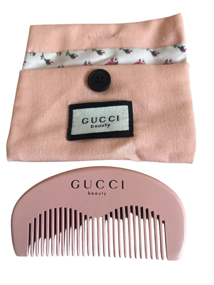 NUEVO Conjunto de Peine y Bolsa Gucci Belleza Rosa Floral.Regalo con Compra. Foto 2 de 4