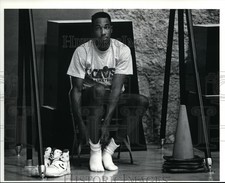 Press Photo Cavs Chucky Brown-basketball exercise activity - cvb35377