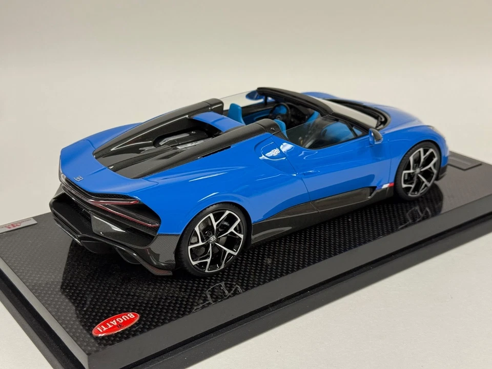 1/18 MR Collection Bugatti W16 Mistral in Blue on  Carbon Fiber base BUG015C - Image 3 of 4