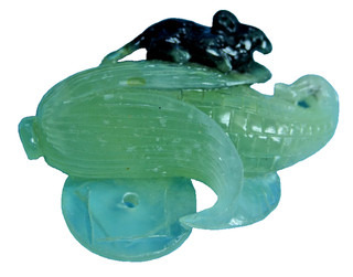 INTERESTING CHINESE CARVED GREEN STONE CORN & MOUSE CHINESE JADE INTEREST RARE