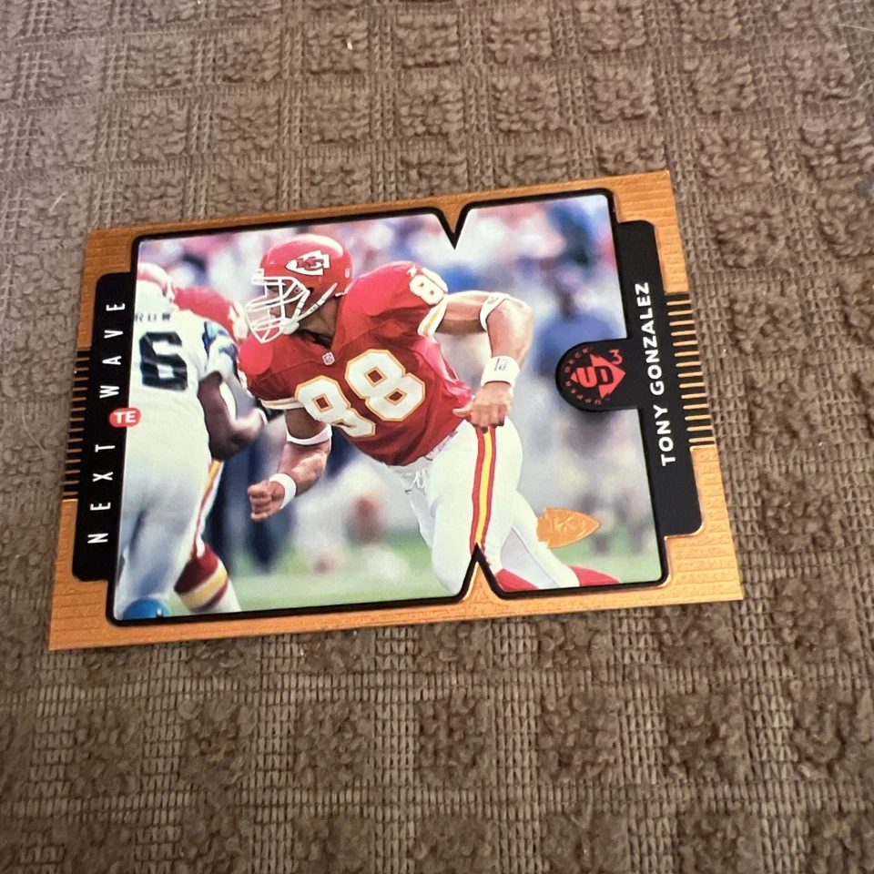 1998 Upper Deck UD3 Next Wave Tony Gonzalez #47 HOF Kansas City Chiefs FOOTBALL - Image 2 of 3