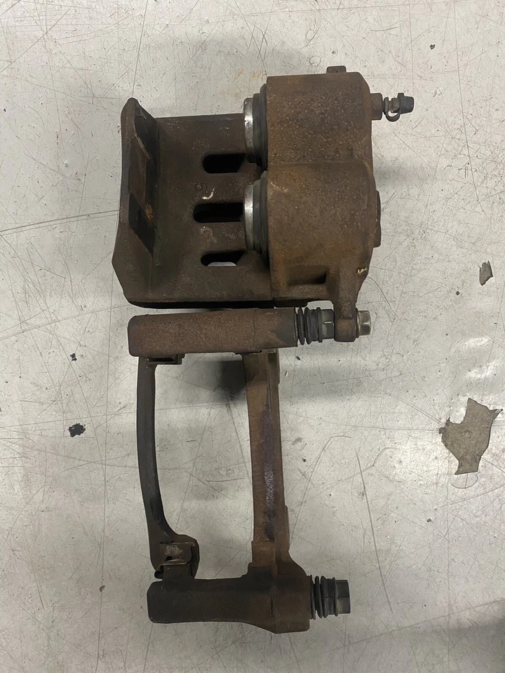 1998 - 2005 Lexus GS 300 Front Right Passenger Side Brake Caliper 98 - 05  - Image 2 of 4