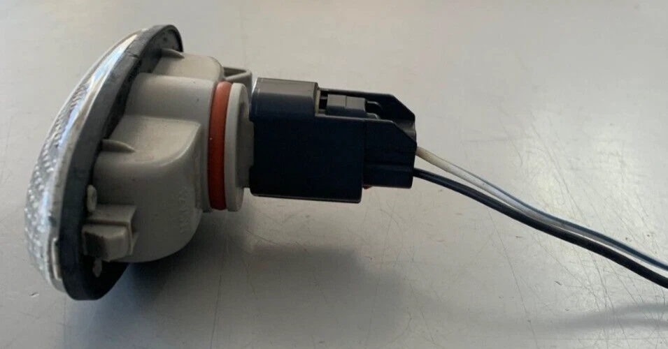 2006-10 MERCURY MARINER FENDER SIDE MARKER LIGHT RIGHT 5E64-13K309-AA USED OEM - Image 3 of 4