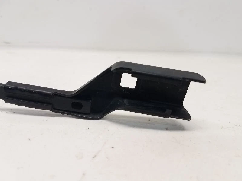 2007 Volkswagen Golf GTI Drivers Left Front Wiper Arm  - Image 3 of 4