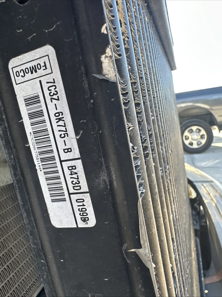 08 09 10 Ford F350 Super Duty USED 6.4L Diesel OEM Radiator 8C34-6C839-AH - Image 4 of 4