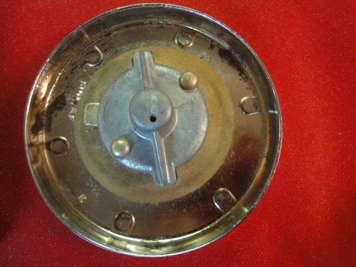 Tapa de gasolina de colección Murray Company cierre con llaves caja MGL83 - Imagen 4 de 8