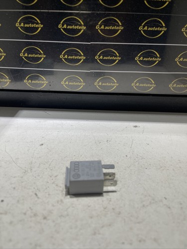 Relais 449 Audi A3 VW Golf 5 Touran Passat 3C Kraftstoffpumpenrelais 1K0951253