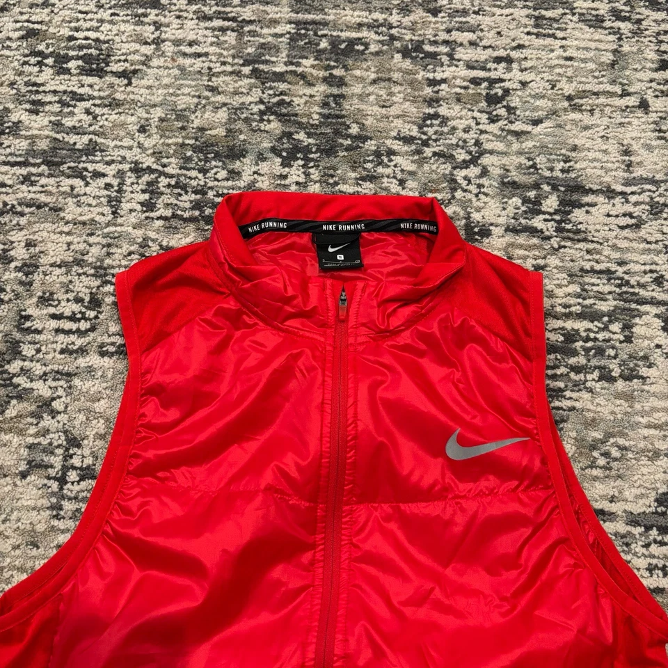Nike Running Performance Polyfill Vest Gilet Men’s Small Light Wicking Insulated - Image 3 of 4