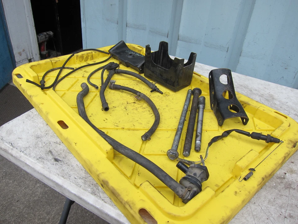 Honda Nighthawk 450 CB450SC 1985 OEM SENSOR DE FRENO TRASERO REPUESTOS MONTAJES Foto 2 de 4