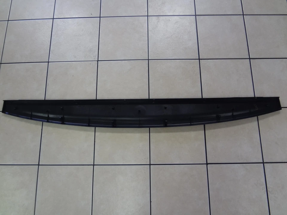 Dodge Ram 1500 2500 3500 09-17 nuevo alerón de puerta trasera con remaches negro Mopar OEM Foto 2 de 4