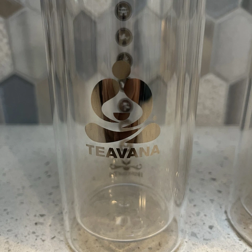 Vasos de vidrio de doble pared Teavana colador de té más empinado tapa atornillada de metal Foto 2 de 4