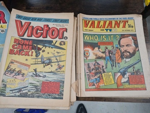 Victor And Valiant 1970s Bundle Vintage Comics - 16 Issues - Picture 1 of 2