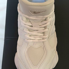 New Balance 9060 Sneaker Weiß EU 36 Low Top Schnürung Mesh gepolstert