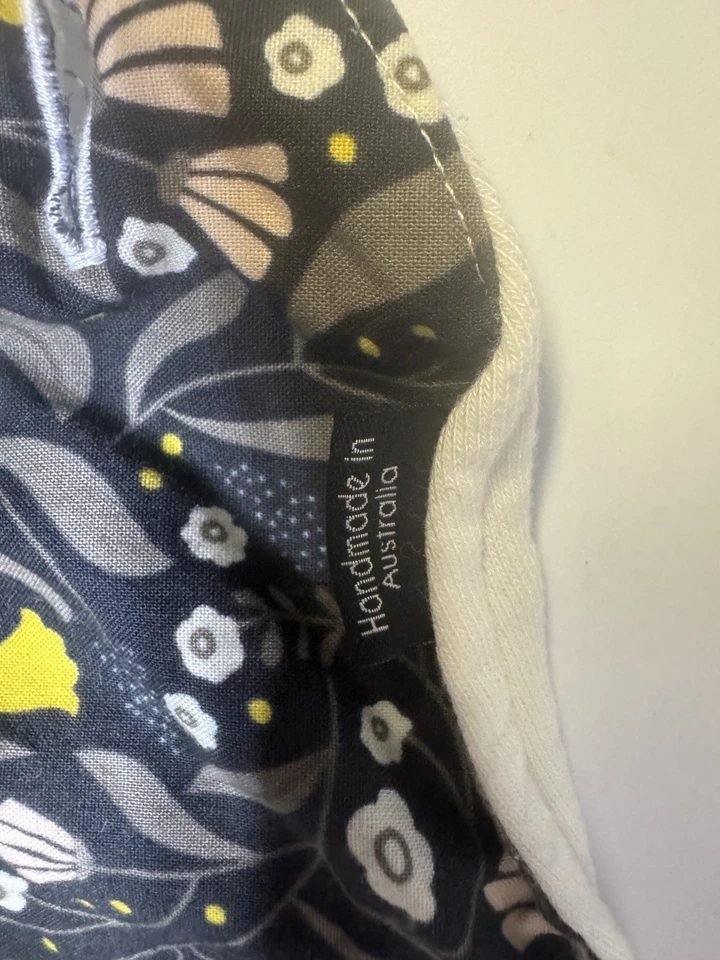 Juego de dos portabebés Anika mila millie babero y envolturas de correa. Ergo  Foto 4 de 4