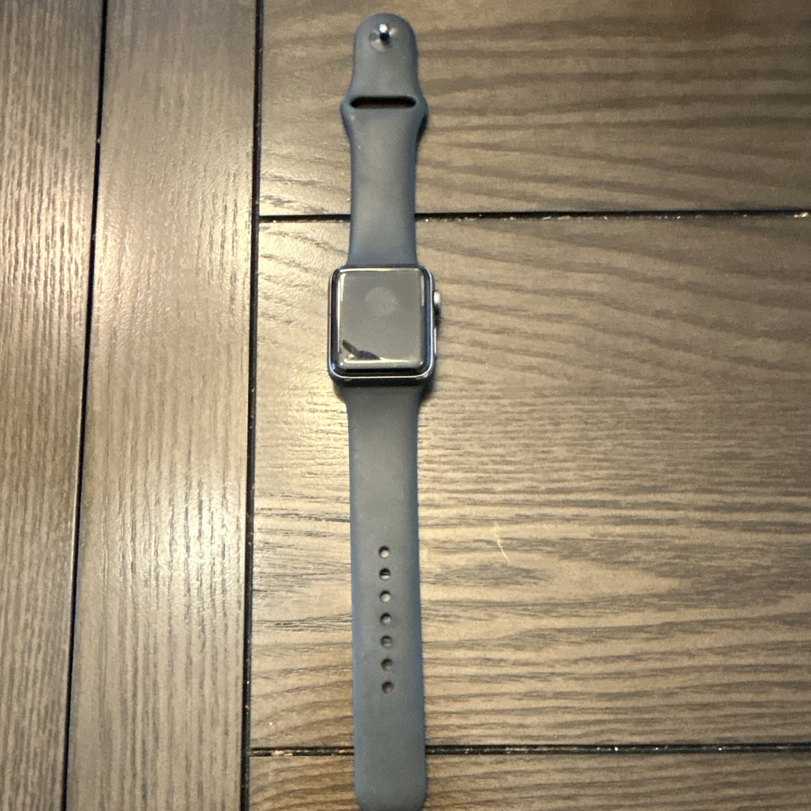 Apple Watch Series 3 42mm GPS Touch Screen Gray Aluminum Case Gray Band