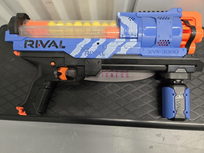 Nerf  Rival Artemis XVII-3000 Blaster - Red