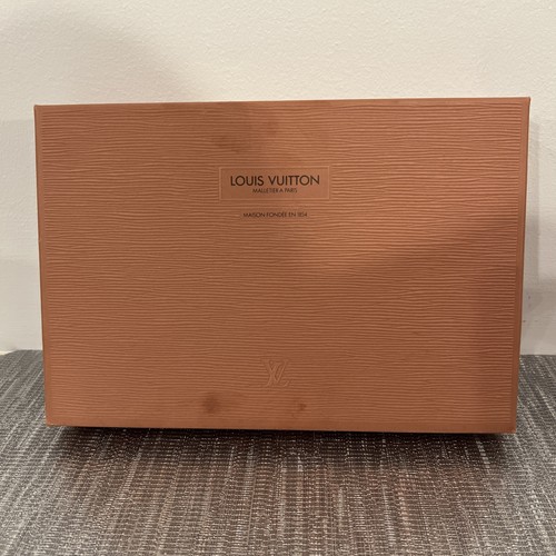 AUTHENTIC LOUIS VUITTON RARE VINTAGE EMPTY GIFT BOX EPI TEXTURE 11.25” X 7.5”