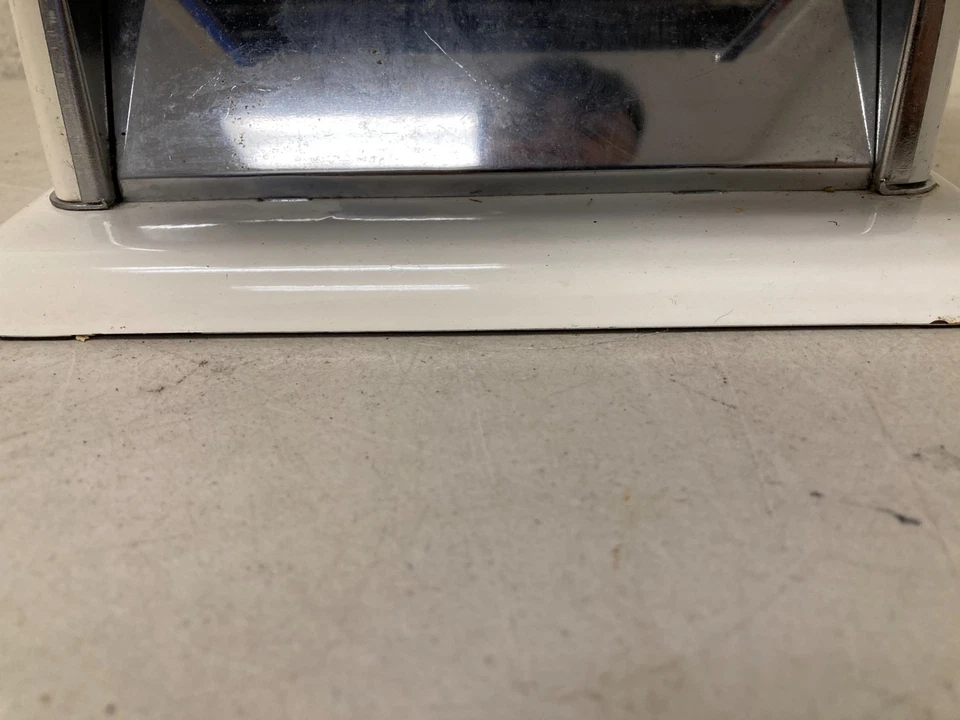 Vintage Manual Pasta Maker Roller Machine Metal Chrome with Wooden Handle - Image 4 of 4