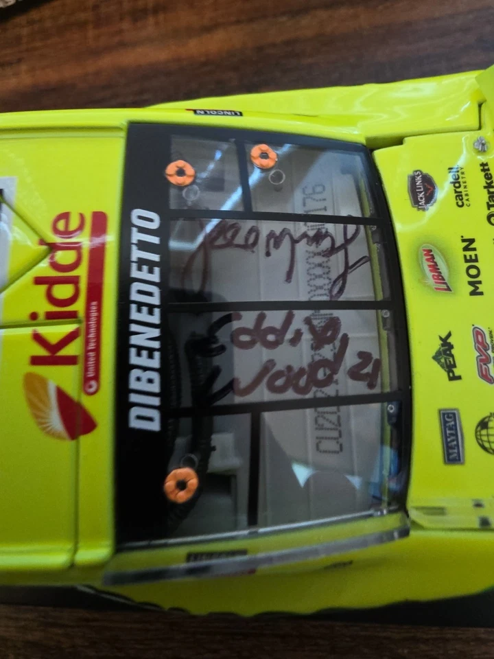 Matt DiBenedetto 2020 Wood Brothers 4X autografado escala 1/24 1 de 540 Leonard  - Imagem 4 de 4