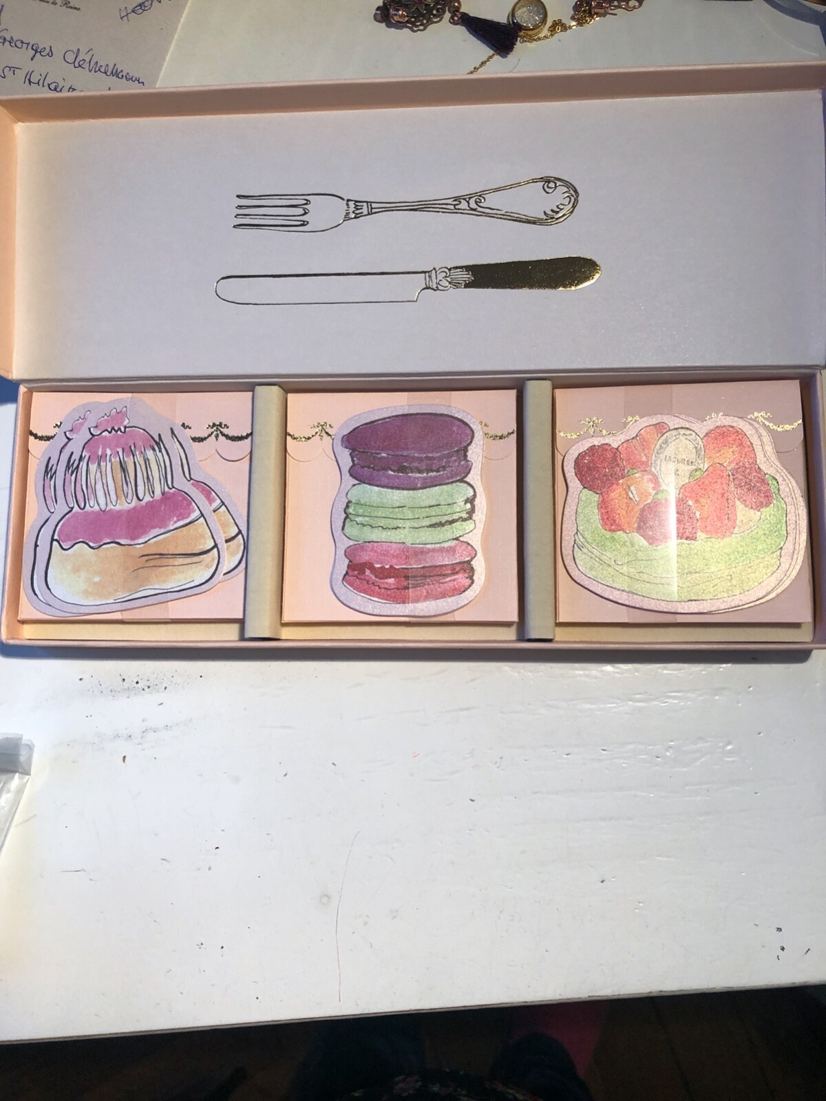 Cartes d'invités Ladurée le coffret cadeau idéal pour amateurs de papeterie