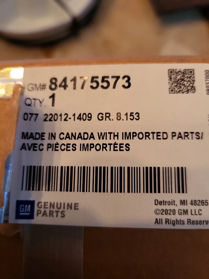 OEM NEW 18-20 GM Chevrolet Traverse Sport Driver Side Fender Deflector 84175573 - Image 3 of 4