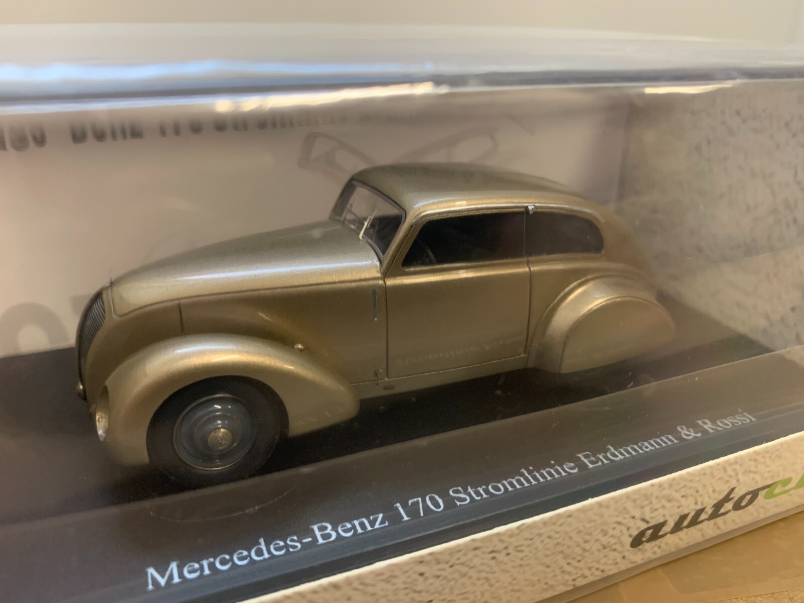 Miniature Mercedes Benz 170 W15 Erdmann et Rossi dorée 1/43 Autocult ATC04040