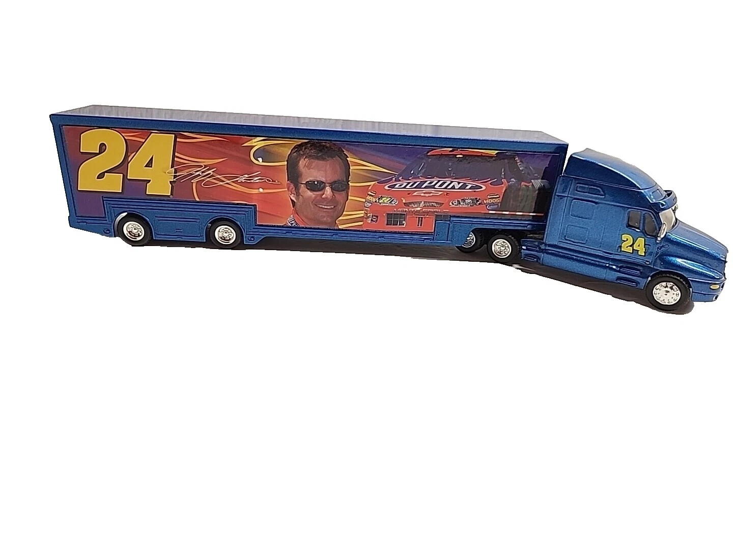 操作 Kenworth 压铸玩具 1:64 比例