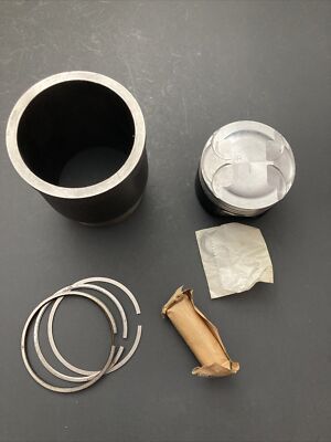 71712749 Alfa Romeo 156/166 2.5 Busso Piston & Liner Set & GTV6/Milano 60750025