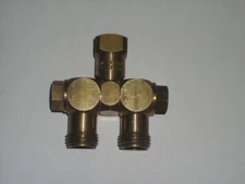 1/4 Double Swivel by Spraying Systems Co. 