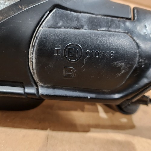 2004 - 2007 BMW 530xi 530i 525i Right Passenger Side View Mirror W/ LED Light - Picture 12 of 13