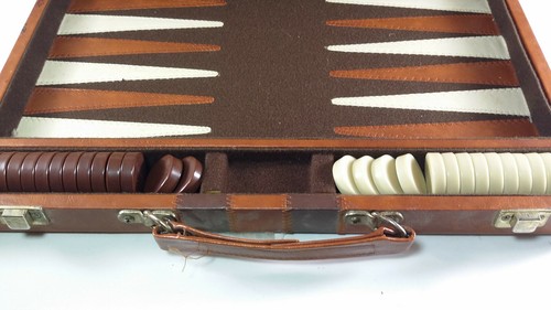 Backgammon Portable Folding Set in Brown Carry Case 14 Brown Chips, 14 White - Picture 2 of 6
