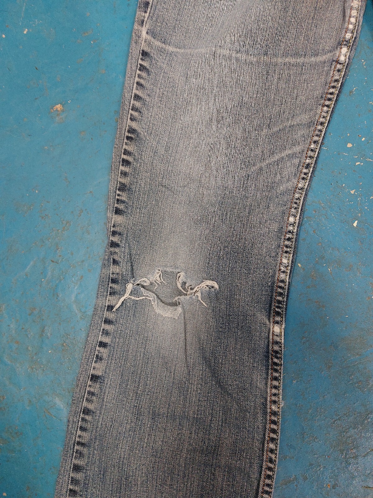 Jean Levi's 627 Droit Stretch Femme - Taille W31 L32, Neuf Avec Petits Défauts
