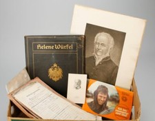 37808 - Wunderkiste mit Urkunden, Fotos und Dokumenten vom 18. bis zum 20 Jahrh.