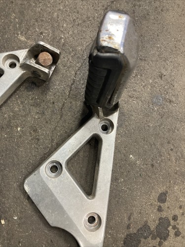 1983 1984 Honda Shadow VT500C VT 500 left Right rear passenger foot peg bracket - Picture 3 of 5