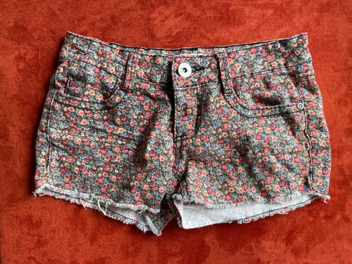 VINTAGE Y2K MUDD sweet FLORAL Cutoff Style SHORTS Size 0 - Picture 2 of 5