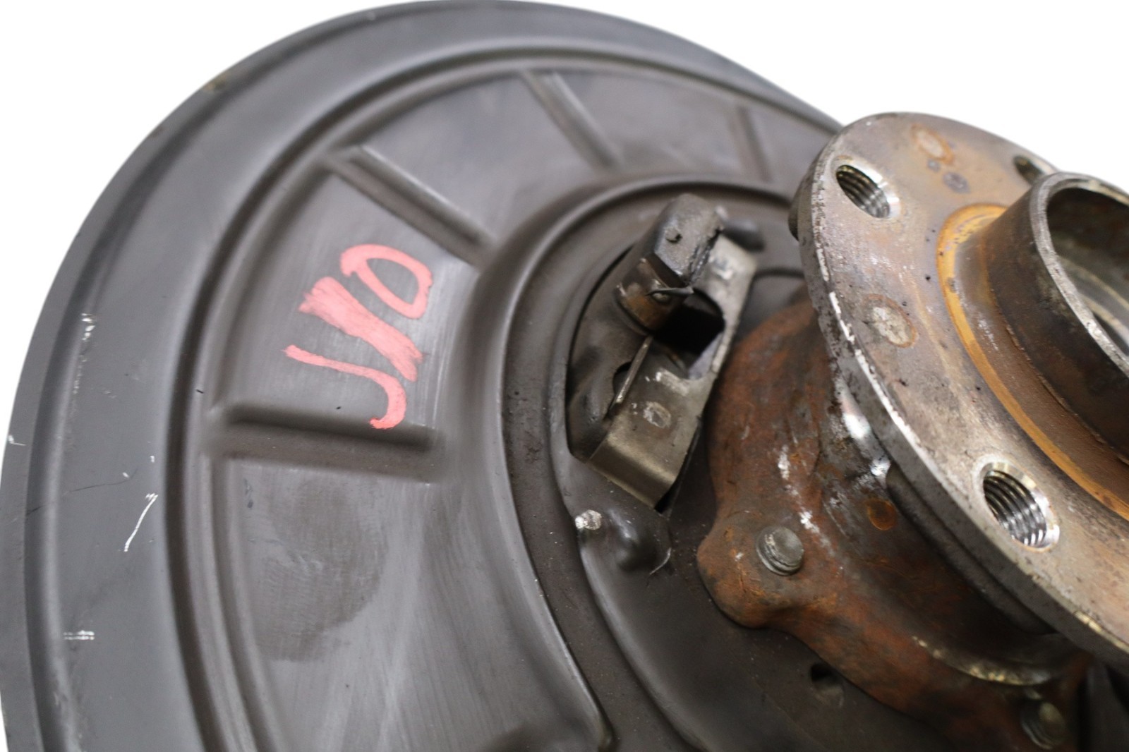 14-17 Maserati Ghibli Rear Left Driver Side Spindle Knuckle Hub 670006804 Oem