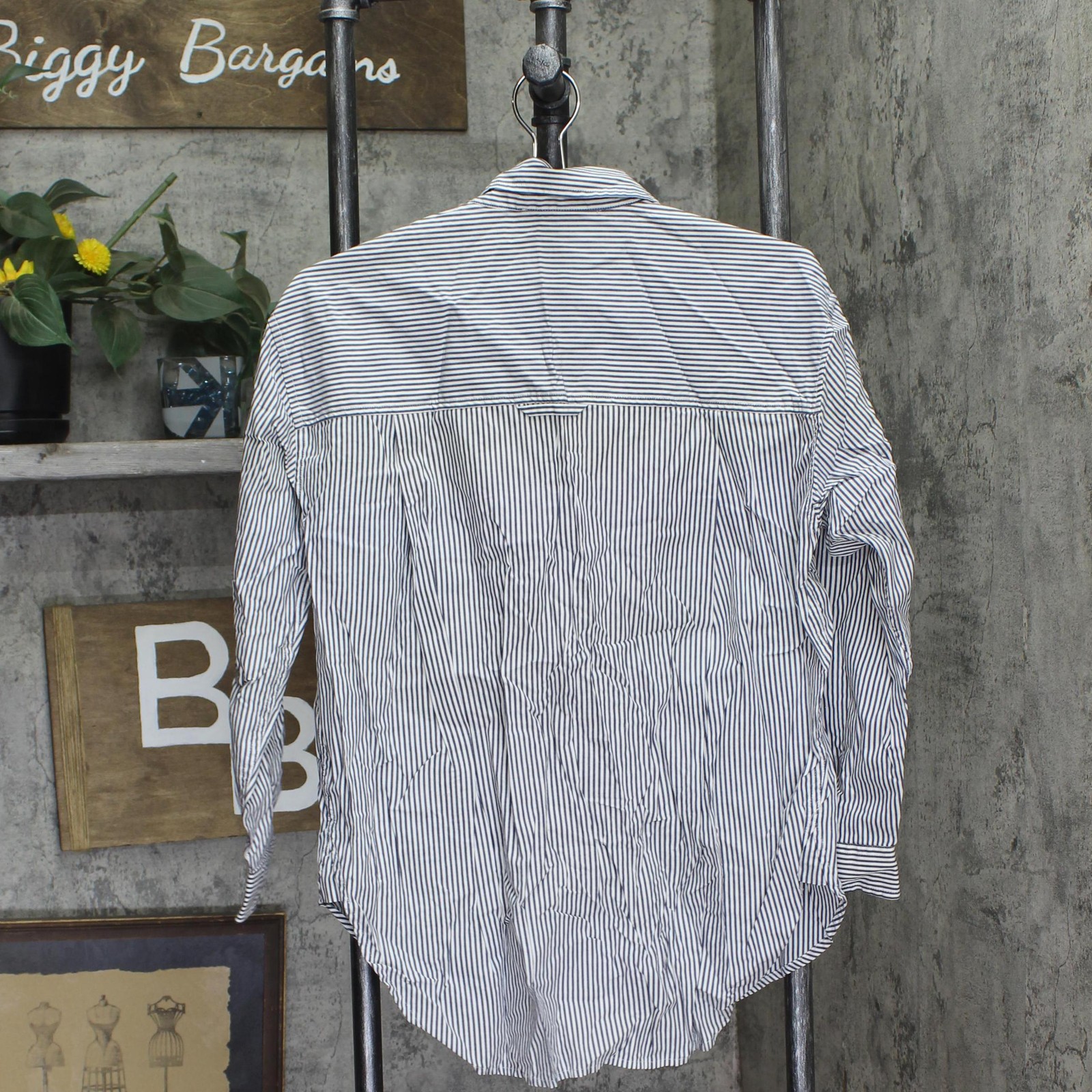 Gloria Vanderbilt Amanda Monogram Button Down Shi… - image 2