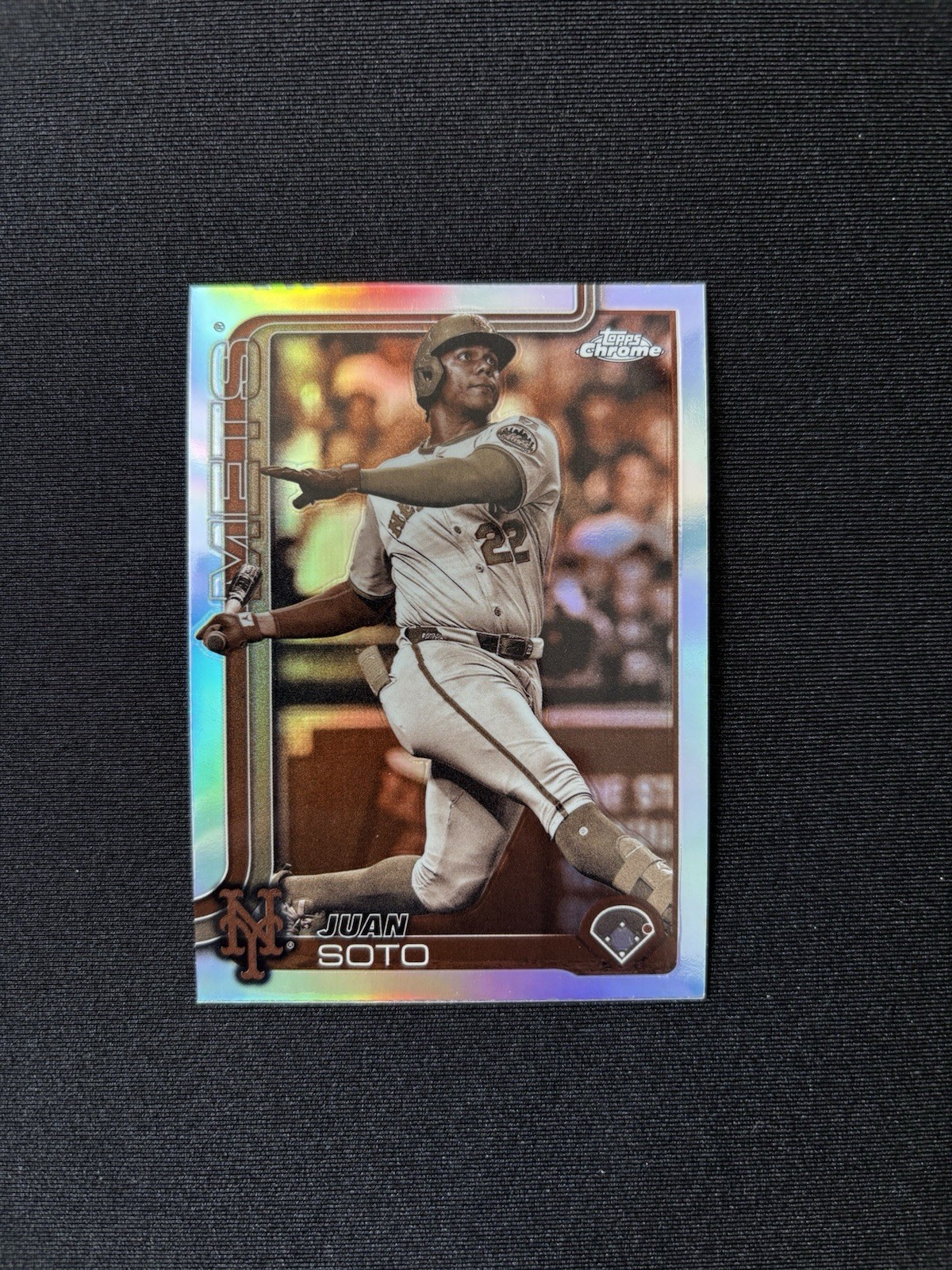 2025 Topps Chrome Baseball Card #200 Juan Soto Sepia Refractor