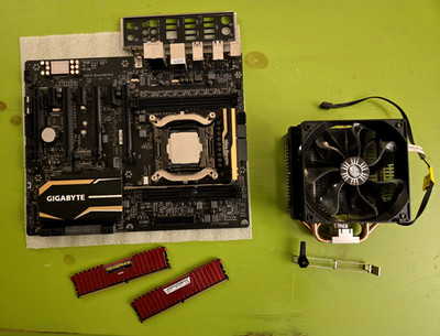 GIGABYTE GA-X99-UD3P Motherboard with Intel Core i7-5820k CPU and 8 GB DDR4 DRAM