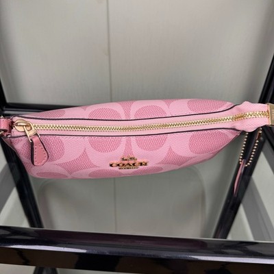 COACH ピンク ロゴ入り ショルダーバッグ CAL51 COACH CAL51 Pink Teri Shoulder Bag in Signature Canvas Crossbody