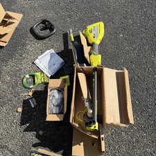 RYOBI 40V 15 in. Expand-It Cordless String Trimmer w/ 4.0 Ah Battery & Charger