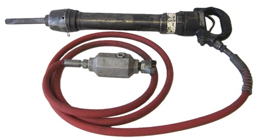 Chicago Pneumatic 45 lb. CP 4611 Rivet Buster w/ Bit, Hose, & Lubricator 2017