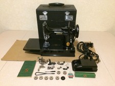 Vintage Singer 221-1 Featherweight 1945 Electric Sewing Machine AG539861