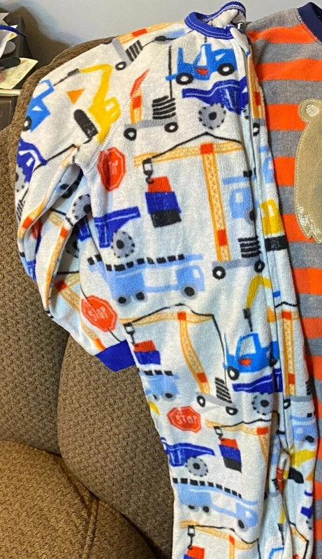M1 The Children's Place 5T CONSTRUCTION Fleece Blanket Sleeper Footed Pajamas