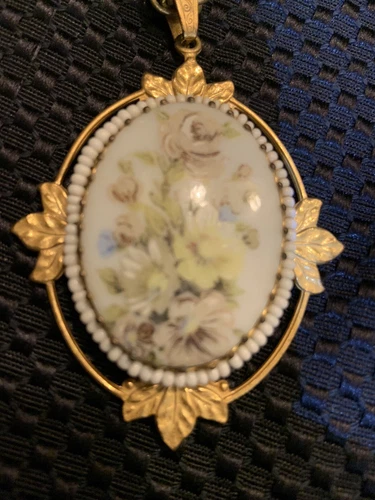 Vintage Jewelry, Signed MIRIAM HASKELL Chain Necklace, Flower Bouquet Cameo 1552