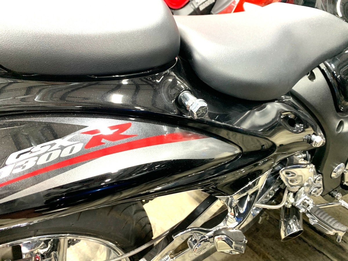 1999-2024 Suzuki Hayabusa Chrome Kanji Engraved Cargo Bolts