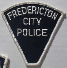 VINTAGE 1970s CANADA NEW BRUINSWICK FREDERICTON CITY POLICE UNIFORM PATCH BADGE